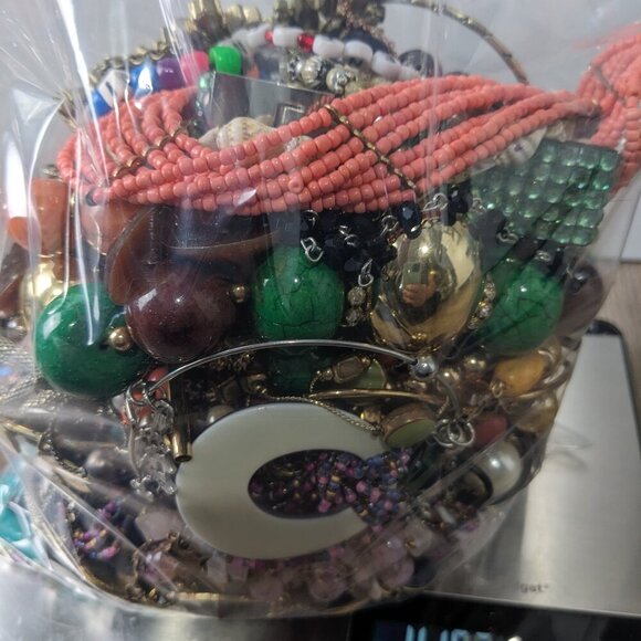 1076 Wearable/Sellable Jewelry Lot 4-5lbs Mixed Lot Free Shipping - Picture 2 of 5